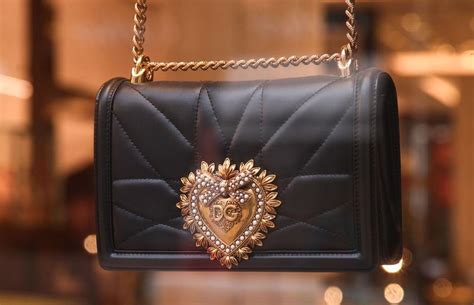How To Tell A Real Dolce And Gabbana Purse From A Fake Lovetoknow