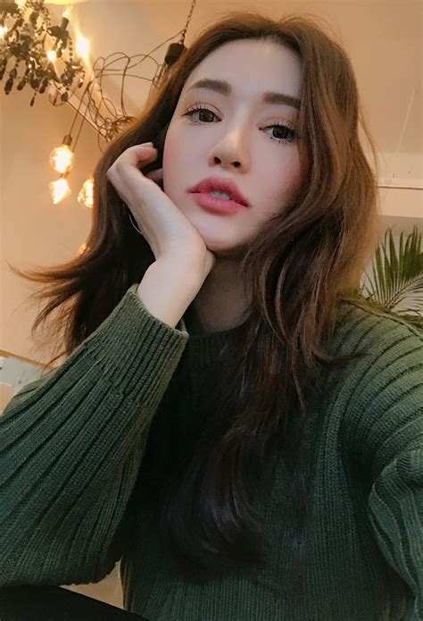 To really make this look shine, hydrate your curls with a moisturizing creme for soft, touchable ringlets. Pin by Faith1121 on girls | Brown hair pale skin, Hair ...