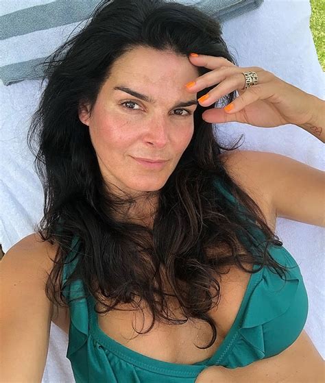 Angie Harmon Nude And Sexy Photos And Topless Sex Scenes