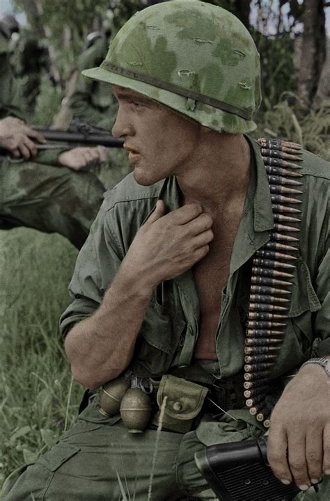 Us M60 Gunner In Vietnam Vietnam History Vietnam War Photos North