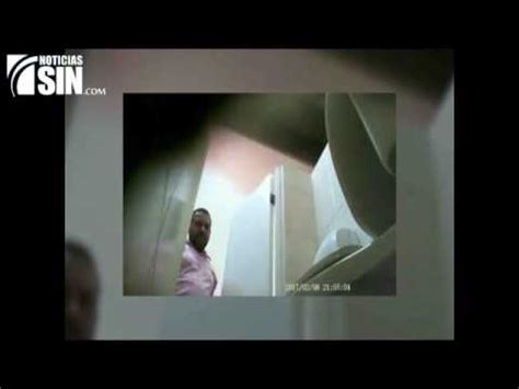 Autoridades tras pervertido colocaba cámaras en baños de mujeres YouTube