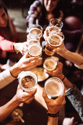 500 Drinking Beer Pictures Hd Download Free Images On Unsplash