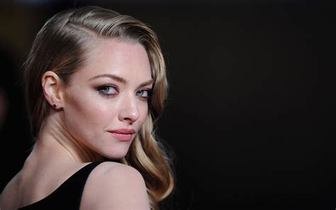 Amanda Seyfried Hd Wallpapers Pictures Images