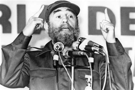 Cubas Communist Leader Fidel Castro Dies At Age 90