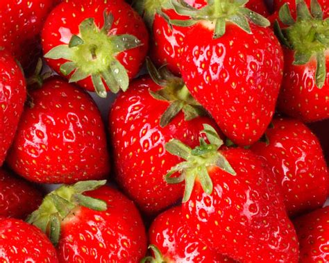 Food For Life Strawberries Delicious Protection Against Cancer Diabetes
