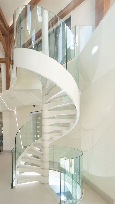 curved toughened glass balustrades offering a clear and beautiful aesthetic house design