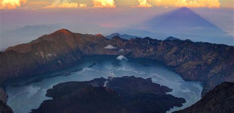 Rinjani Trekking Climb Up Mt Rinjani Summit In 4 Days Tour Tour And