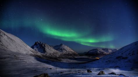 Download Aurora Borealis 4k Ultra Hd Wallpaper And Background By