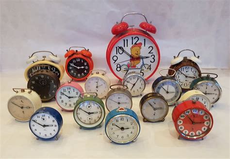 Gallery of wind up alarm clock no batteries. Collection of 18 different models alarm clocks, all are ...