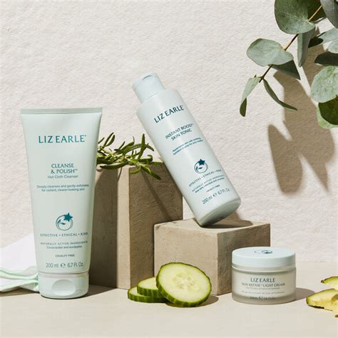 Cleanse And Polish™ Hot Cloth Cleanser Liz Earle Beauty Co