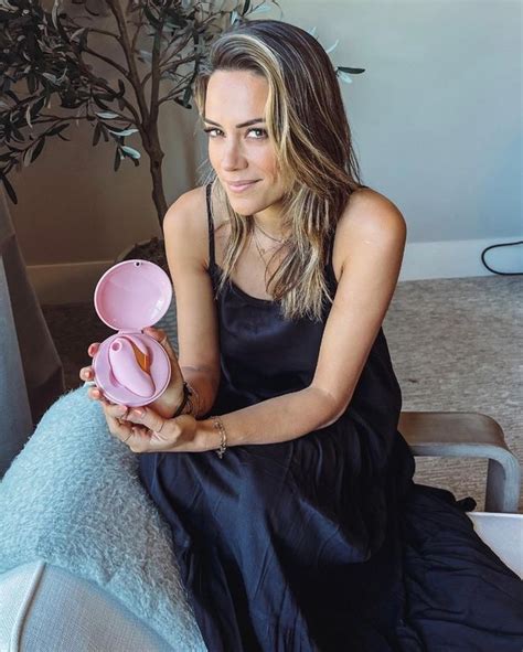 One Tree Hills Jana Kramer Ditches Bra To Pose With Sex Toy To ‘spice Things Up Daily Star
