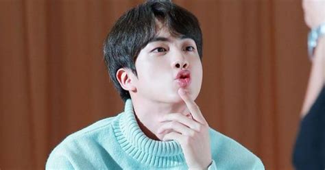 Seokjin hoseok jin gif bts jin namjin taehyung bts video worldwide handsome bulletproof boy scouts. BTS: Las fotos mas sexys de Jin en traje ¡Guapisimo! | La ...