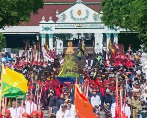Grebeg Syawal Simbol Kearifan Yogyakarta Ibtimesid