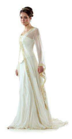 Our vintage style wedding dresses are super flattering to highlight your figure with a classic, timeless quality. Vintage Celtic wedding gown | Irish wedding dresses ...