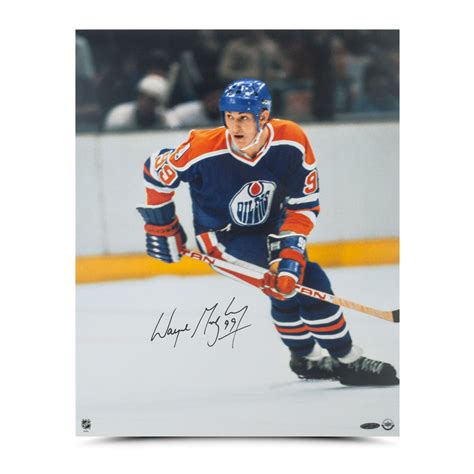 Wayne Gretzky Autographed Rookie Season 16x20 Photo Uda Frozen Pond