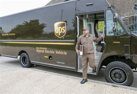 Ups Targets 25 Alternative Fuel Advanced Tech Vehicle Purchases By