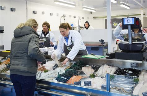 Buying From A Fishmonger A Beginners Guide Discover Seafood