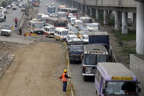 Congestión Vehicular Se Presenta En Avenida Los Héroes Tras Inicio De