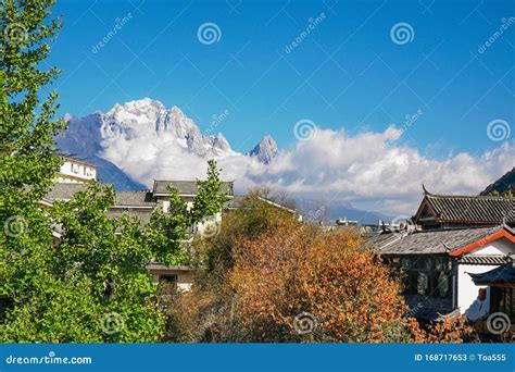 Jade Dragon Snow Mountain Lijiangyunnan China Stock Image Image Of