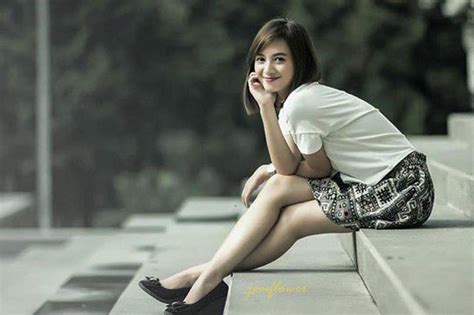 Foto Siti Rohmah Kasir Cantik Indomart Yang Kini Jadi Model Pitek Walek