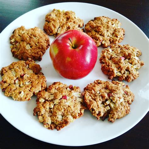 Reading all of the reviews i took their advice and used butter instead of shortening and added chocolate chips too. Chewy apple oatmeal cookies with crispy borders • Healtholution