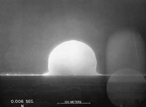 Atomic Bomb Explosion  Find And Share On Giphy 78a