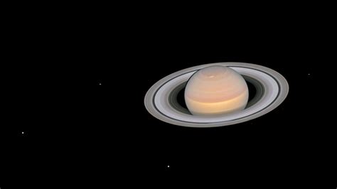 Nasas Hubble Telescope Captures Saturn Changing Its Colours According