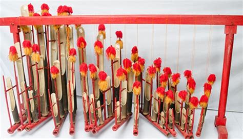 Selain itu, provinsi jawa timur juga dikenal sebagai salah satu provinsi yang memiliki banyak situs budaya dan juga banyak wisata. Alat Musik Tradisional Khas Jawa Timur - RuangBimbel.co.id