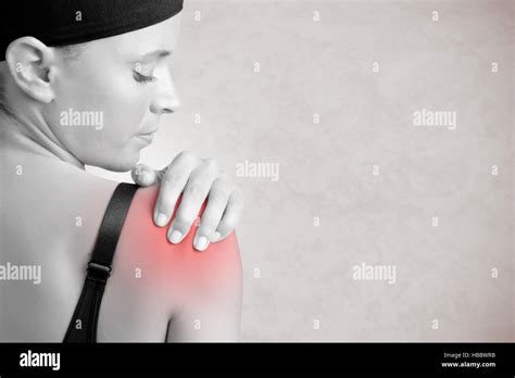 Shoulder Pain Not Shirtless Hi Res Stock Photography And Images Alamy