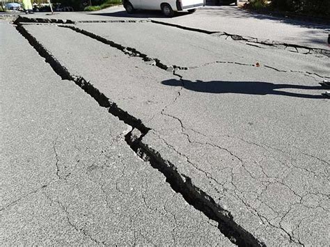 Morning Jolts: 2 Earthquakes Rock 2 Cities 1800 Kms Apart In India At The Same Time - Viral Bake
