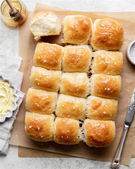 Old Fashioned Soft And Buttery Yeast Rolls Recipe In 2021 Yeast