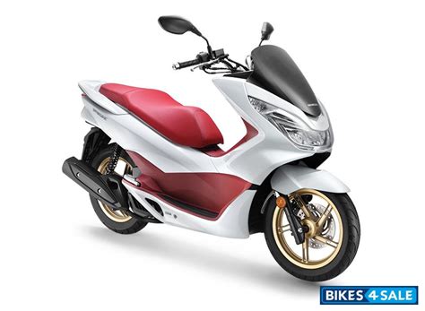 You can park them just about anywhere. Honda PCX 150 price, specs, mileage, colours, photos and ...