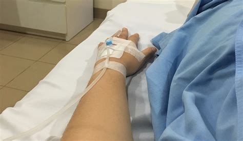Kumpulan gambar tangan di infus lengkap iseng nulis. Gambar Tangan Orang Sakit - Gambar Keren 2020