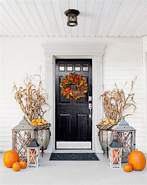 Create a decorative door front this fall with an exciting wreath design. 30 Modern Fall Wreath Ideas to Update Your Front Door ...