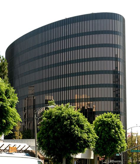 Oval Shaped Flynt Publications Building At 8484 Wilshire Boulevard