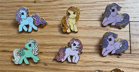 Closer Look At The Entertainment Earth Exclusive G1 Pins Mlp Merch