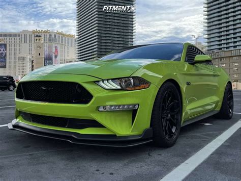 2020 Ford Mustang Gt Premium With 19x95 Momo Rf Series Anzio And