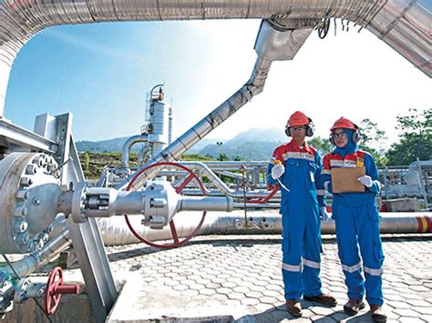 Pertamina (dahulu bernama perusahaan pertambangan minyak dan gas bumi negara) atau nama resminya pt pertamina (persero) adalah sebuah bumn yang bertugas mengelola penambangan minyak dan gas bumi di indonesia. Hal 2 : Buruan Daftar! Pertamina Buka Ratusan Lowongan Kerja