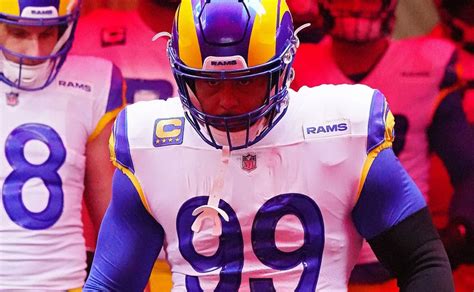Rams Aaron Donald Breaks An Impressive Record He Shared With Peyton Manning