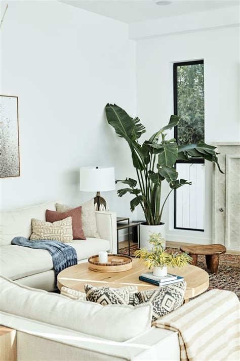 Interior Designer Carly Waters Redesigns A Modern Meets Vintage Home