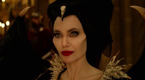 watch first trailer for maleficent 2 starring angelina jolie is out soundpasta