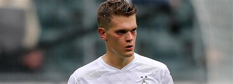 Discover everything you want to know about matthias ginter: Gladbach-Verteidiger Matthias Ginter deutet eine Vertragsverlängerung an