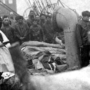 So wurde tina turner einerseits zum vorbild für überlebende von häuslicher gewalt, konnte aber selbst nie mit dem thema abschliessen. Haunting photo uncovered of Titanic victims being buried ...