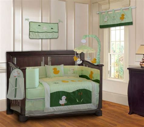 High fashion bedding sets at affordable price. Cute ducks created from soft fabric are placed on this ...