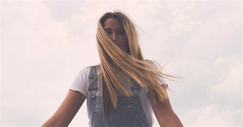 4,747), входит в плейлисты «слезы по щекам» и «светлая грусть» на apple music. Chelsea Cutler: How To Be Human Tour - February 22, 2020 ...
