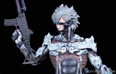 Sdcc 2015 Metal Gear Solid V Raiden White Armor Statue Toyark Gallery