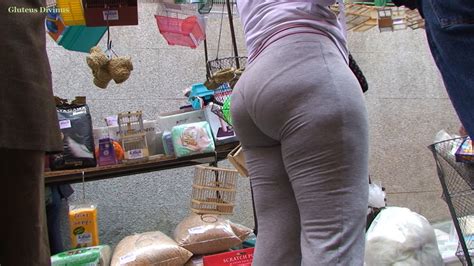 Chava Marcando Calzon Pants Grises Mujeres Bellas En La Calle