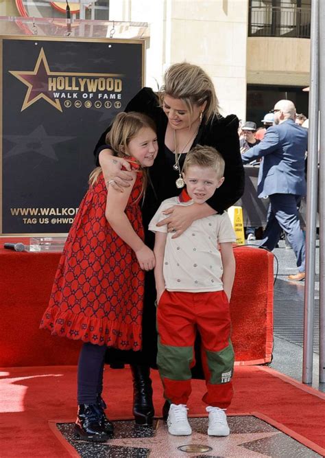 Kelly Clarkson Brings Daughter River Rose Son Remington To Hollywood Walk Of Fame Ceremony