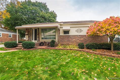 30675 Minton St Livonia Mi 48150 Mls 219109420 Redfin