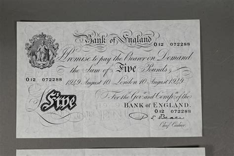 A Consecutive Pair Of Bank Of England White Five Pound Notes P S